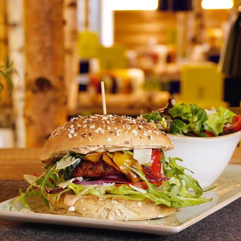 (汉堡小镇大厨游戏攻略)小镇大厨开的特色汉堡店,美味与创意交织,绝对让你回味无穷 (汉堡小镇大厨游戏攻略)小镇大厨开的特色汉堡店,美味与创意交织,绝对让你回味无穷