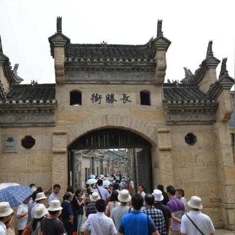 探讨热门游戏卡牌对决是否已经从各大平台下架：用户体验直接影响游戏生存