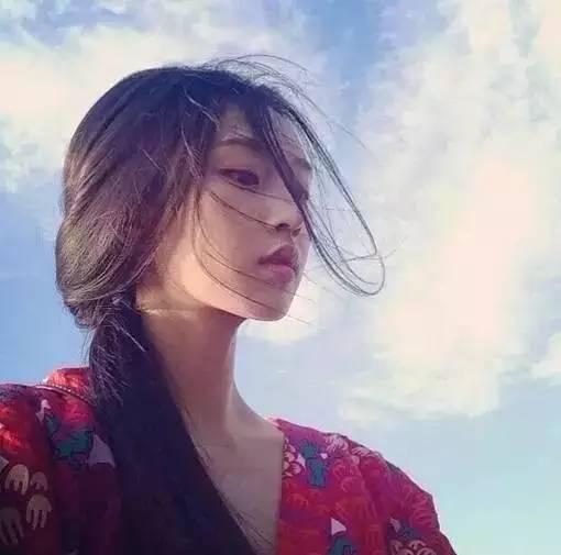 深度解读《少女的王座》：女主角挣脱约束，如何以毅力和智慧走向女王之路