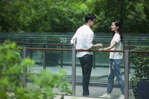 (一边相亲一边和异性出去玩)一边暧昧不清一边相亲的男人，如影随形自尋尋覓