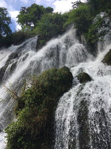 (山重水复的画面)在山重水复的美景中，感受自然的神奇与人心的宁静