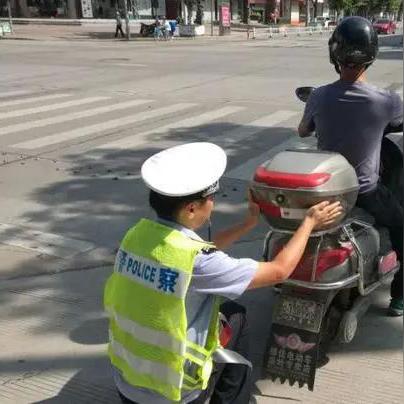 拥堵的城市手游"：结合创新策略与城市规划，探索如何在繁忙都市中寻找生存与发展的手游体验