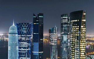 探索楼宇之间的秘密：城市空间交汇处的人文与自然交融