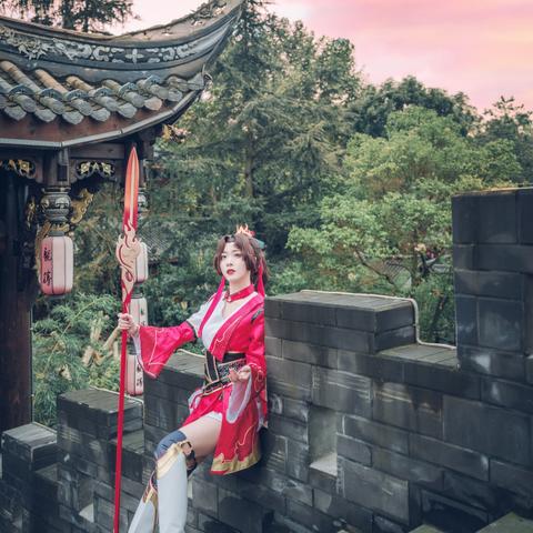 (云缨官宣视频)探寻云缨cos的魅力：从古风到现代，演绎不同时代的华丽变身