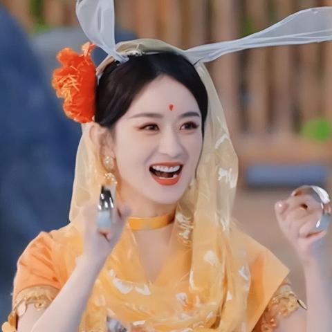 (云缨官宣视频)探寻云缨cos的魅力：从古风到现代，演绎不同时代的华丽变身