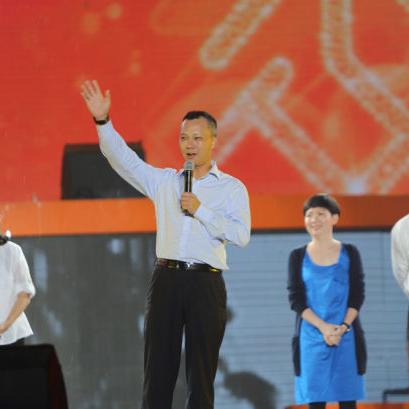 如何选择适合企业的业务员销售管理软件，提高销售团队的业绩和管理水平？