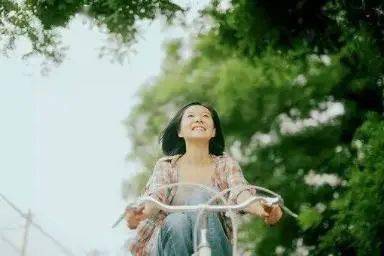 (女将:对女人的赞美,是一种尊重和信任)女将：对女人的赞美，是一种尊重和信任