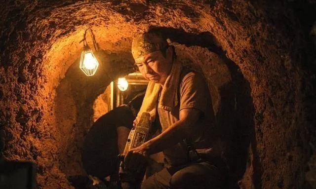 (盗墓迷城一诅咒电影)盗墓迷城诅咒满天星：揭秘古墓探险者的命运与挑战