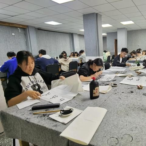 (湖南考试信息网官网考生版)湖南考试网：全面了解湖南各类考试信息和最新考试动态