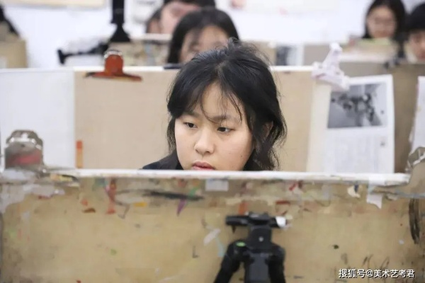 女生刷绘卷的都是怀揣梦想，勇往直前的追逐者。
