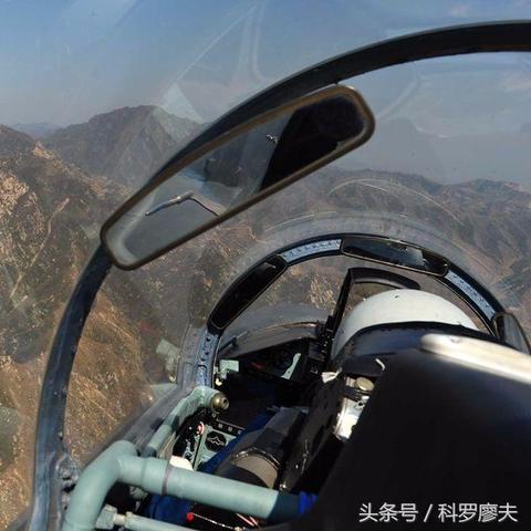 (空中战机领红包)领红包的战机游戏：畅享空战乐趣与丰厚奖励双重体验