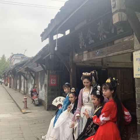 (风华如故什么意思)风华如故：生命中的辉煌时刻与人的辉煌时刻