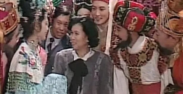 (1986年春晚齐天乐)1986央视齐天乐春晚盛况空前，惊艳全国观众，成为经典传世之作