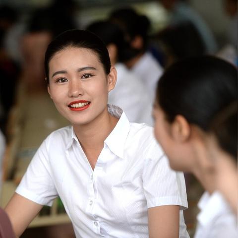 异类共生：揭秘吸血生物如何同化动画人类，巧妙转化食物链为互助共生关系