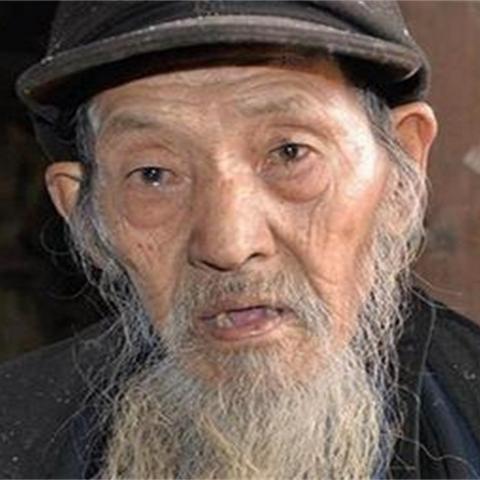 (老农种树树会死吗)老农种树不能超过两个月，保护生态环境需谨慎从事。