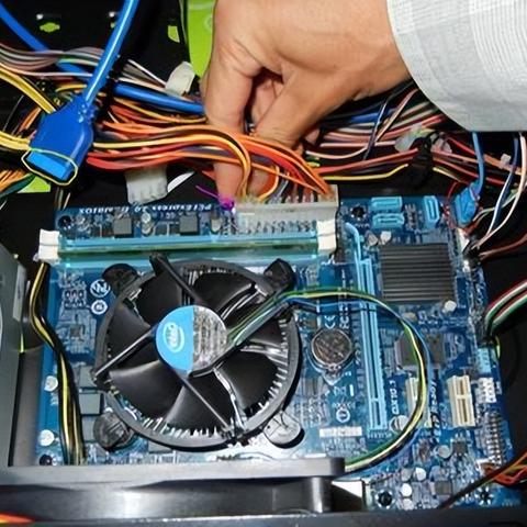 (电脑电源的开关要关吗)为了延长电脑寿命，每次使用完电脑电源开关需要关闭吗？
