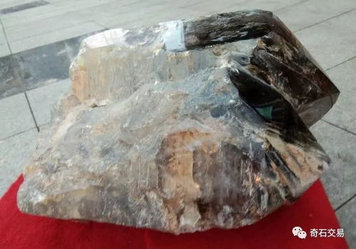 (世界上最贵的水晶奇石)探寻世界上最贵的天然水晶石：图片集欣赏