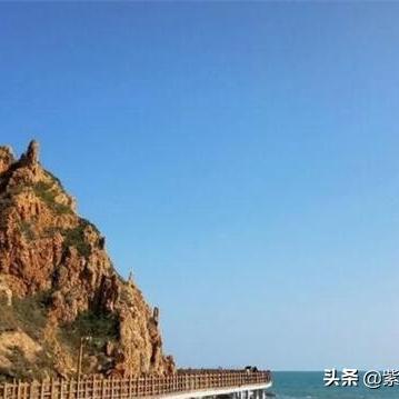 (“忽闻海上有仙山,山在虚无缥缈间”)忽闻海上有神仙，仰望蔚蓝天空探寻传说中的神秘力量