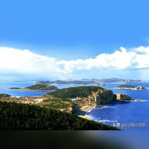 (“忽闻海上有仙山,山在虚无缥缈间”)忽闻海上有神仙，仰望蔚蓝天空探寻传说中的神秘力量