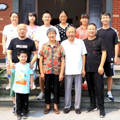 (梦想世界工作室靠什么挣钱)打造理想世界：筑梦工作室内置菜单MOD全面解析