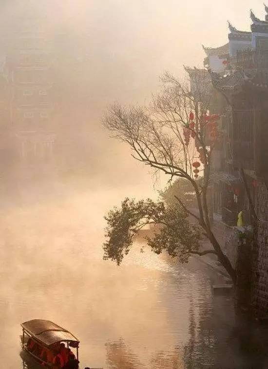 红尘仙和真仙：两界交融的神秘世界，纷乱与宁静的对立共生舞台