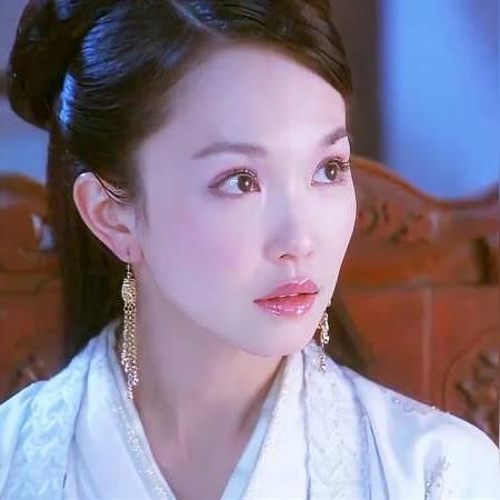 探寻英雄连城仙侠手游之秘：绝美画面、惊心战斗，挑战无限可能！