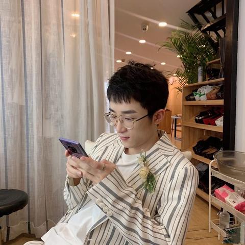 和平精英:战术与团队协作的完美结合,探寻战斗中的友谊与荣耀 和平精英:战术与团队协作的完美结合,探寻战斗中的友谊与荣耀