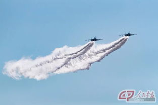 (战斗机鹰击长空)如鹰翱翔，战斗机穿越蜿蜒山谷之险