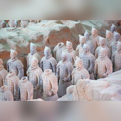 探秘古代战争：兵马俑手游全方位攻略，挖掘武器铠甲搭配与战斗策略秘籍