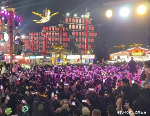 探索不夜城的繁华：以不夜城为例，解析其主要开设何种类型的店铺，以及这背后的商业文化逻辑
